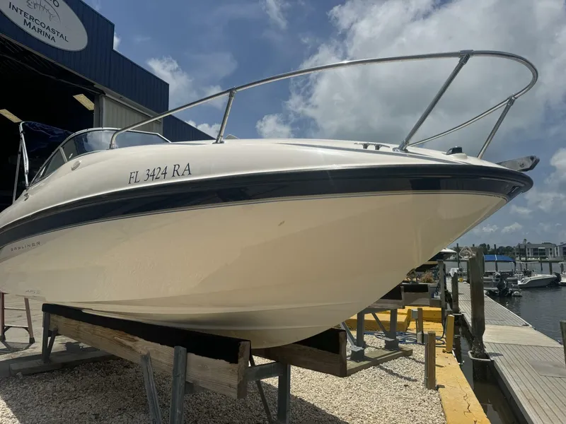 The Image of Bayliner 212 Capri Cuddy Cabin 2003 - 0