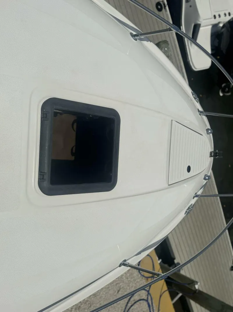 Slide: The Image of Bayliner 212 Capri Cuddy Cabin 2003 - 3