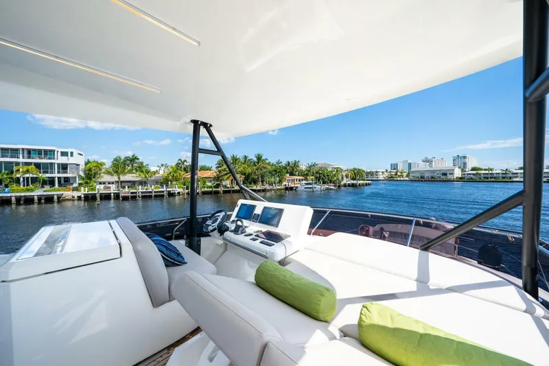Slide: The Image of Prestige 520 Fly 2020 - 16