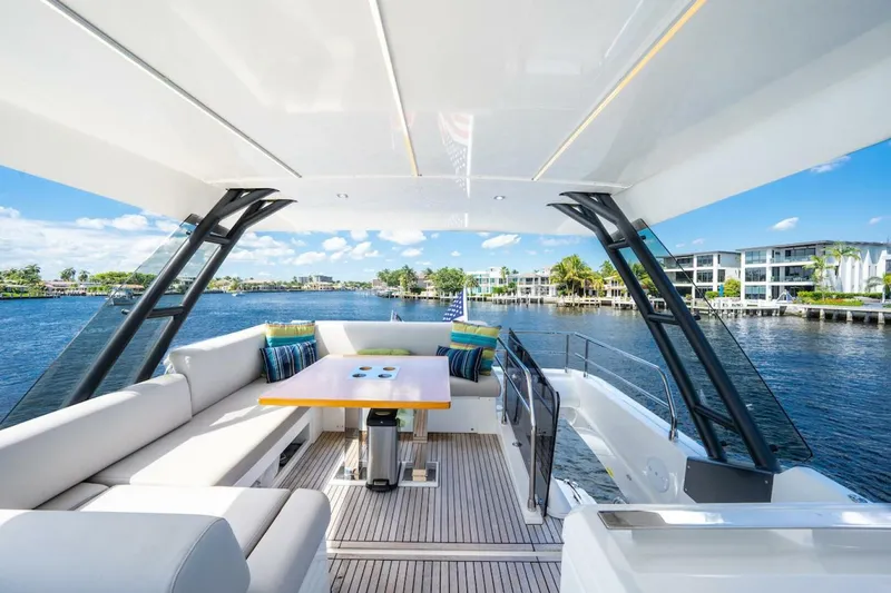 Slide: The Image of Prestige 520 Fly 2020 - 20