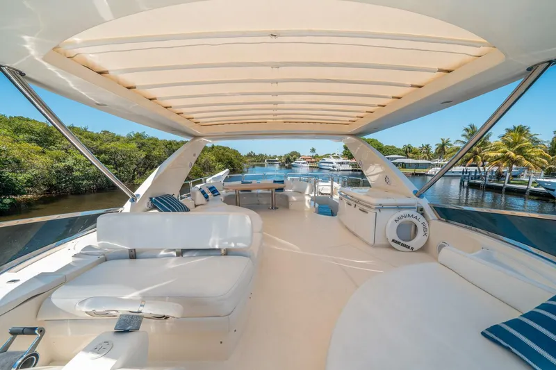 Slide: The Image of Azimut 75 Fly 2010 - 15