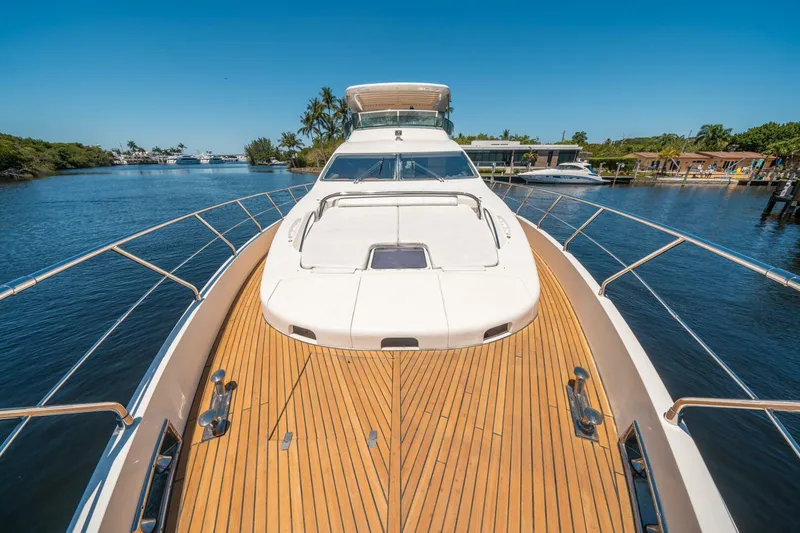 Slide: The Image of Azimut 75 Fly 2010 - 19