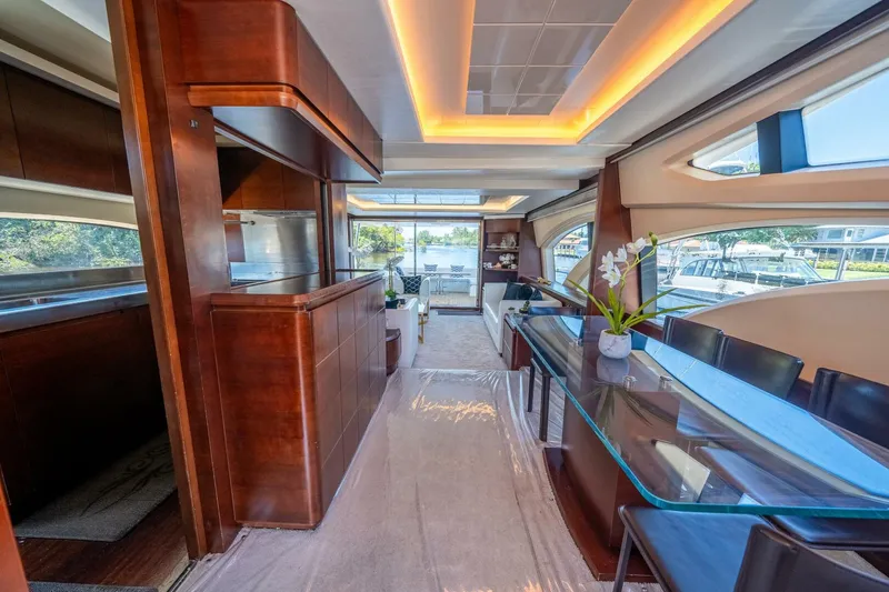 Slide: The Image of Azimut 75 Fly 2010 - 28