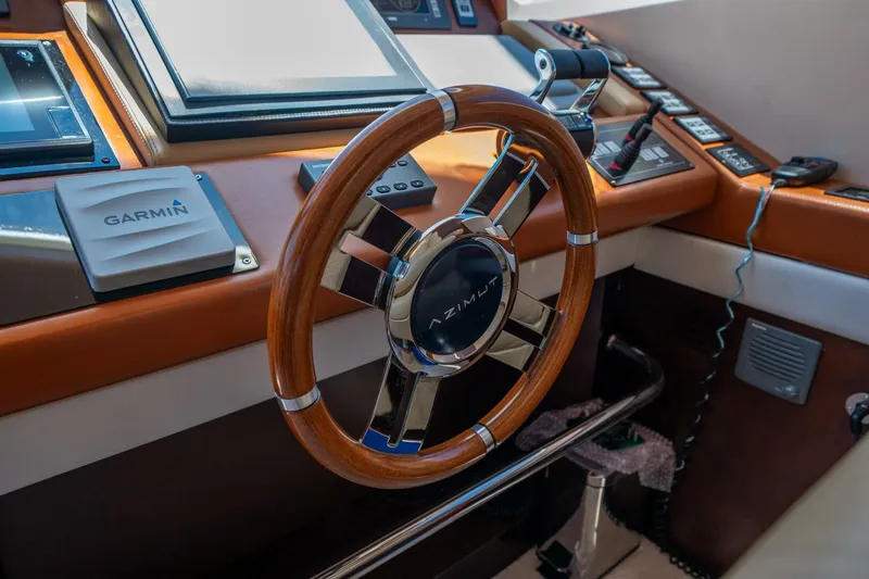 Slide: The Image of Azimut 75 Fly 2010 - 33