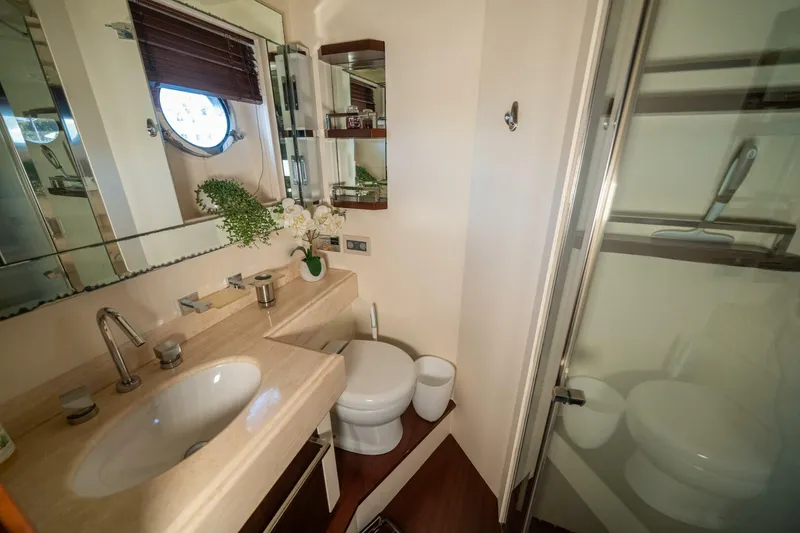 Slide: The Image of Azimut 75 Fly 2010 - 43