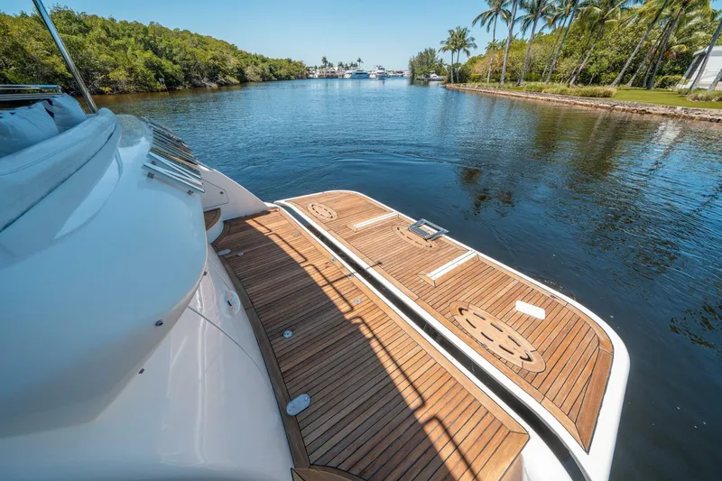 Slide: The Image of Azimut 75 Fly 2010 - 5