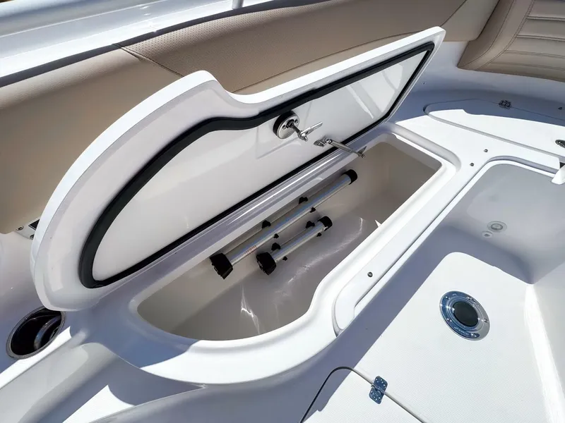 Slide: The Image of Edgewater 325CC 2025 - 24