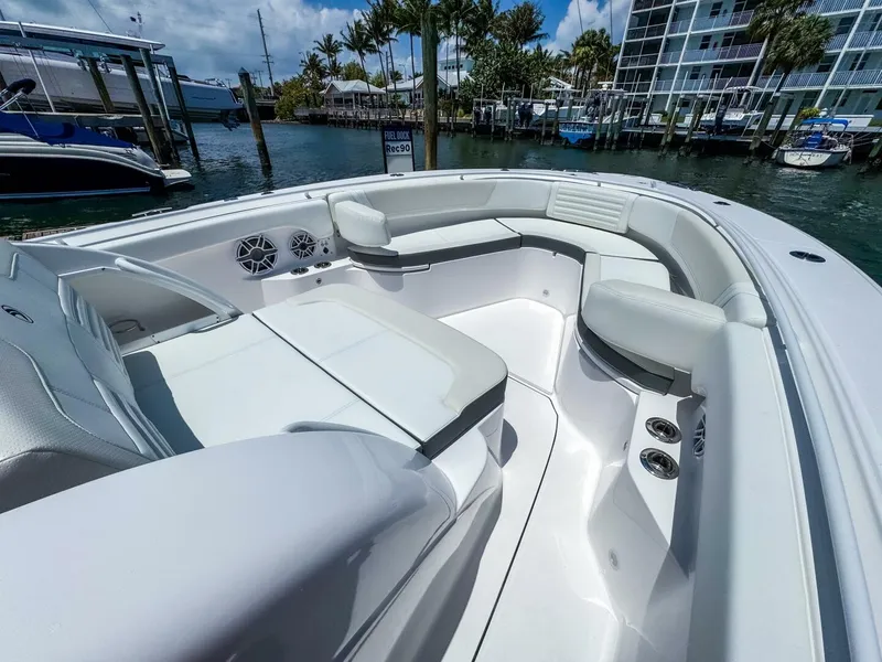 Slide: The Image of Edgewater 370CC 2025 - 25