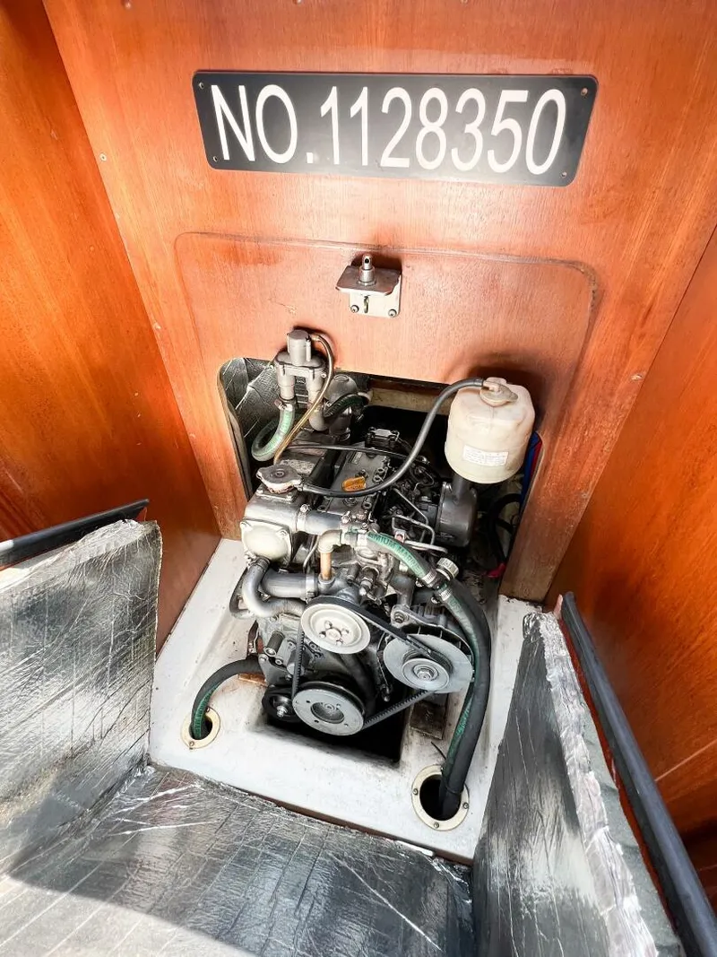 Slide: The Image of Hunter 356 2002 - 39