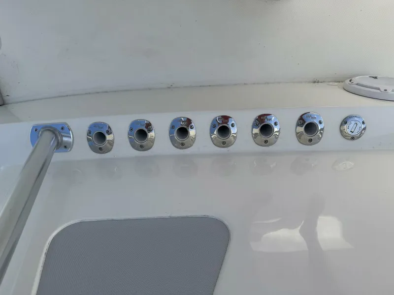 Slide: The Image of SeaVee 390B Center Console 2014 - 13