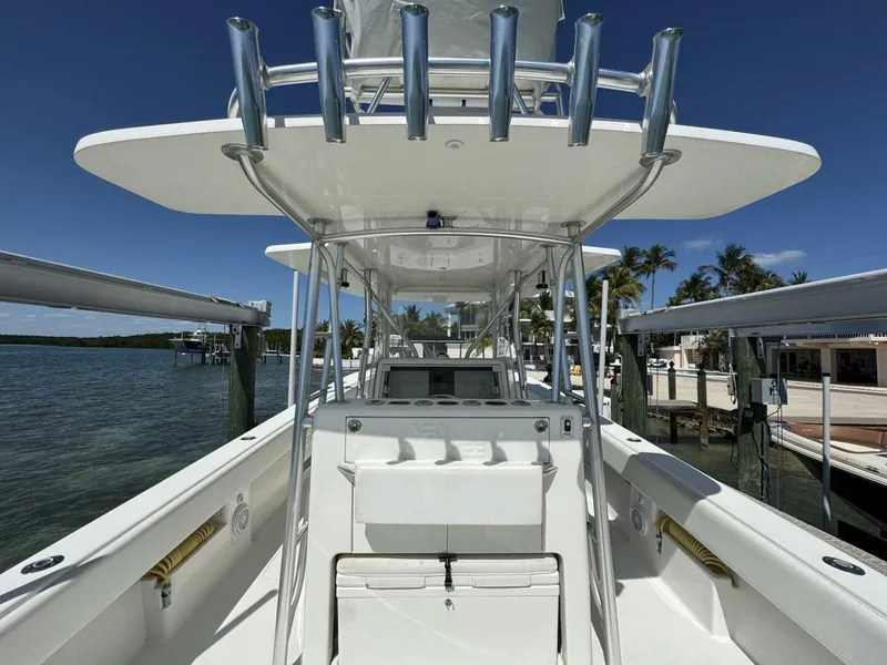 Slide: The Image of SeaVee 390B Center Console 2014 - 15