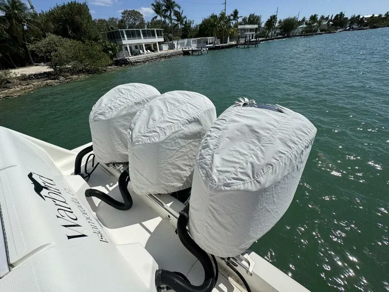 Slide: The Image of SeaVee 390B Center Console 2014 - 17