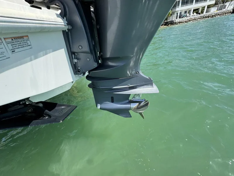 Slide: The Image of SeaVee 390B Center Console 2014 - 18
