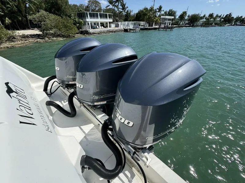 Slide: The Image of SeaVee 390B Center Console 2014 - 19