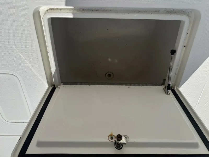 Slide: The Image of SeaVee 390B Center Console 2014 - 23