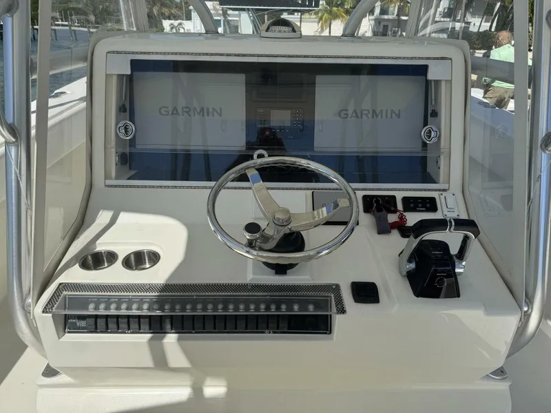 Slide: The Image of SeaVee 390B Center Console 2014 - 27