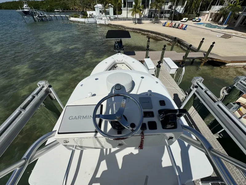 Slide: The Image of SeaVee 390B Center Console 2014 - 30