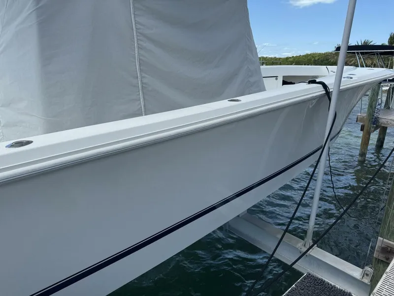 Slide: The Image of SeaVee 390B Center Console 2014 - 5