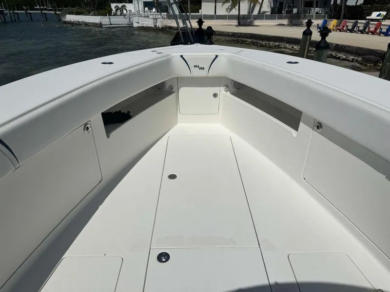 Slide: The Image of SeaVee 390B Center Console 2014 - 8