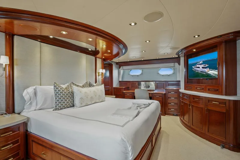 Slide: The Image of Crescent Raised Pilothouse 2004 - 17