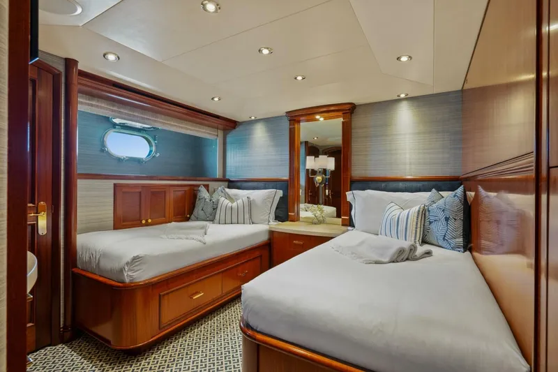 Slide: The Image of Crescent Raised Pilothouse 2004 - 32