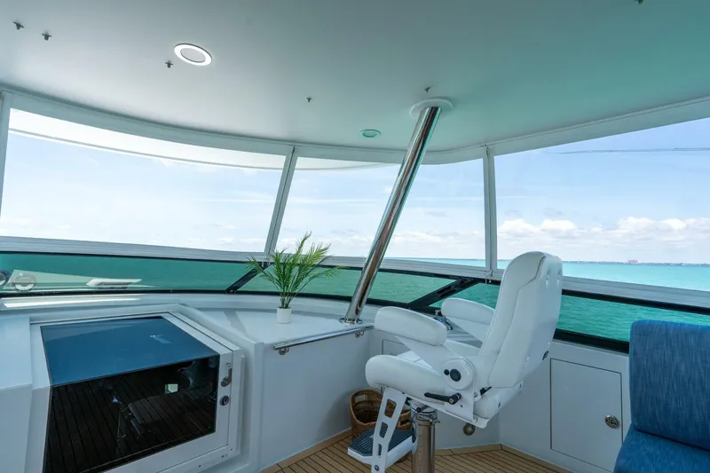 Slide: The Image of Crescent Raised Pilothouse 2004 - 51