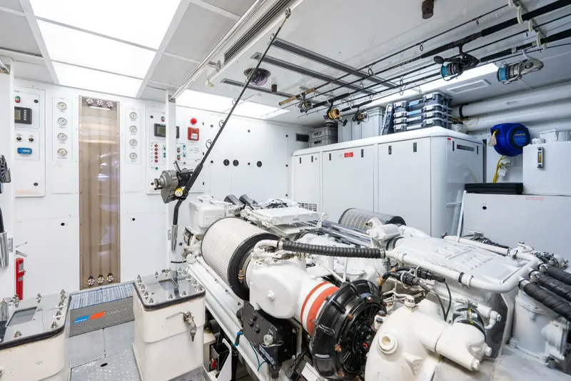 Slide: The Image of Crescent Raised Pilothouse 2004 - 68