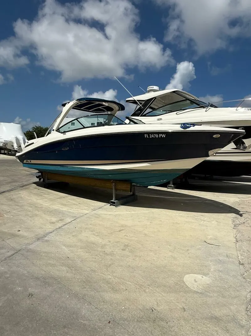 Slide: The Image of Sea Ray 270 SLX 2014 - 7