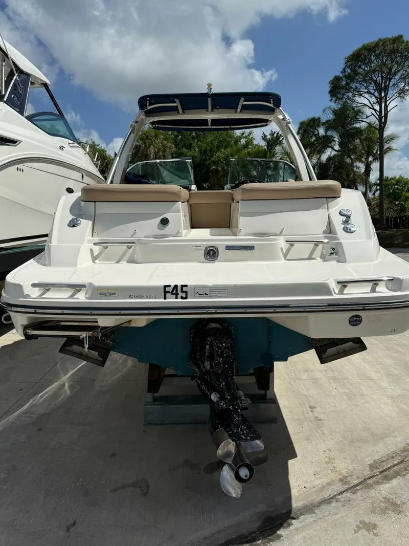 Slide: The Image of Sea Ray 270 SLX 2014 - 9