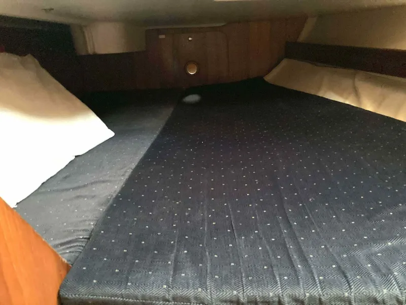 Slide: The Image of Beneteau 1993 - 18