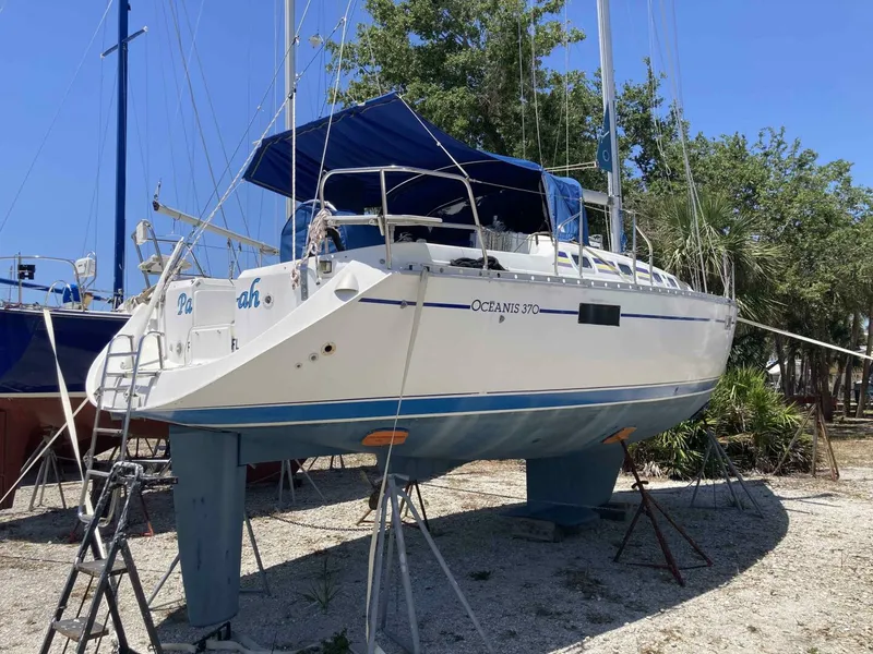 Slide: The Image of Beneteau 1993 - 2