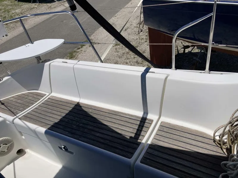 Slide: The Image of Beneteau 1993 - 9
