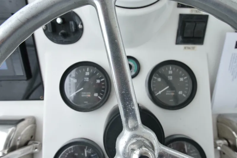 Slide: The Image of Luhrs 340 Convertible 2001 - 27