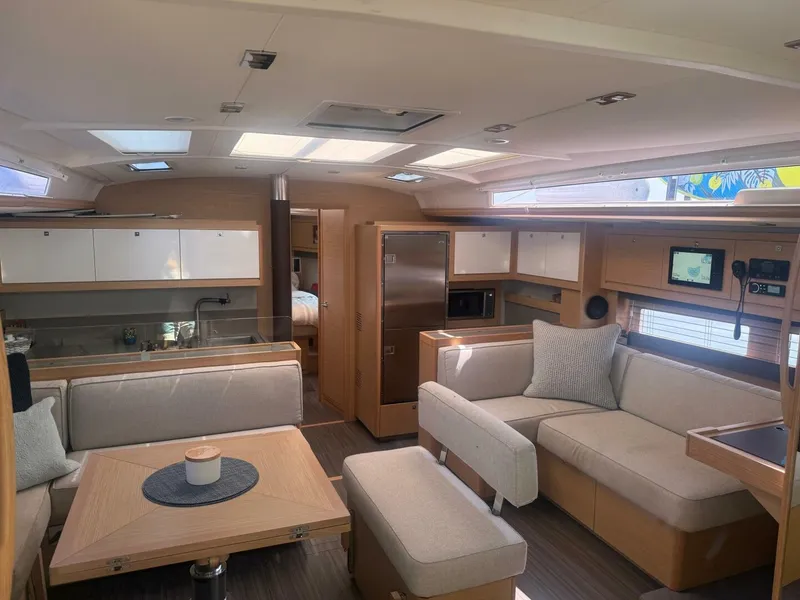 Slide: The Image of Dufour 530 Ocean Version 2022 - 17