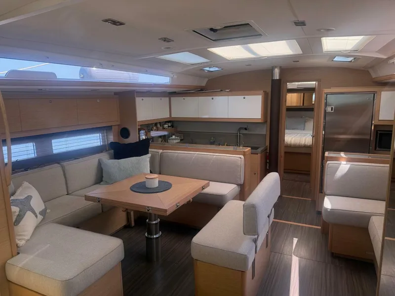 Slide: The Image of Dufour 530 Ocean Version 2022 - 18