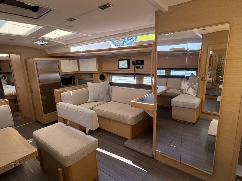 Slide: The Image of Dufour 530 Ocean Version 2022 - 20