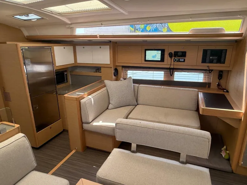 Slide: The Image of Dufour 530 Ocean Version 2022 - 21