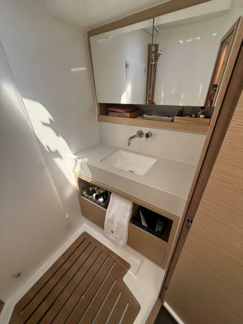 Slide: The Image of Dufour 530 Ocean Version 2022 - 26