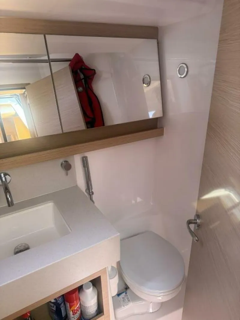Slide: The Image of Dufour 530 Ocean Version 2022 - 30