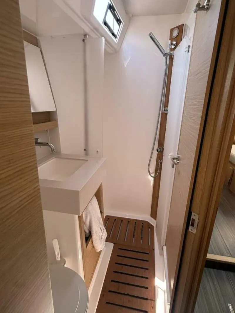 Slide: The Image of Dufour 530 Ocean Version 2022 - 36