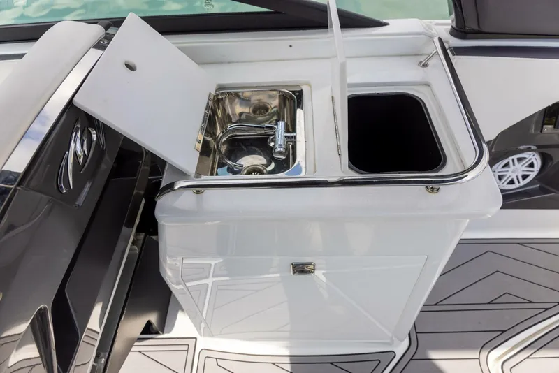 Slide: The Image of Monterey 255SS Super Sport 2023 - 29