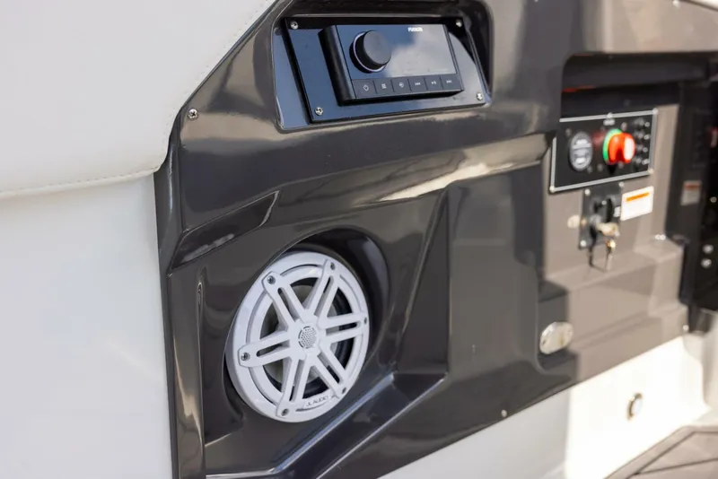 Slide: The Image of Monterey 255SS Super Sport 2023 - 30