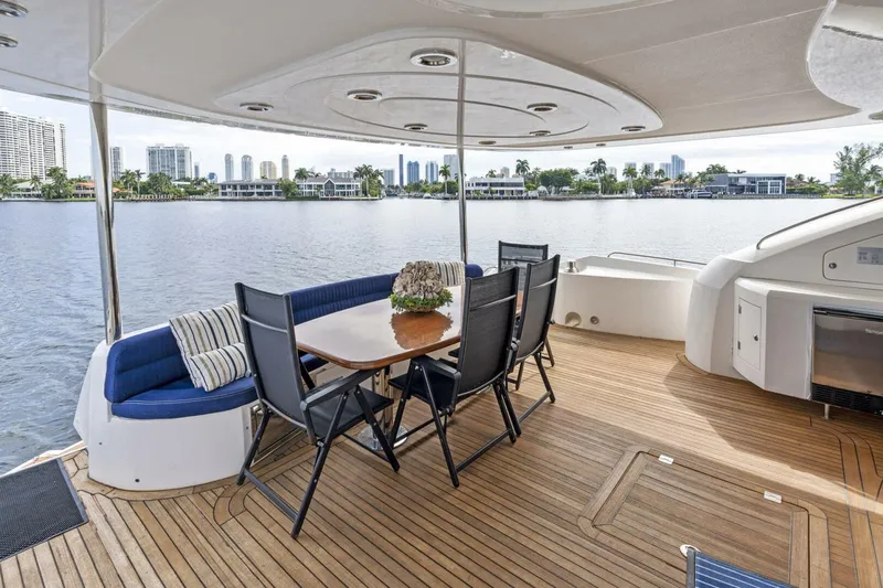 Slide: The Image of Sunseeker 75 Yacht 2006 - 16