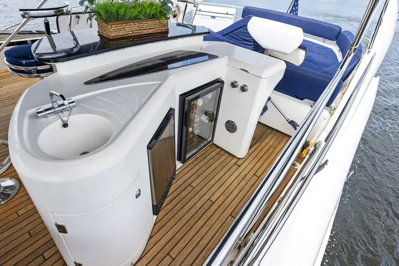 Slide: The Image of Sunseeker 75 Yacht 2006 - 53