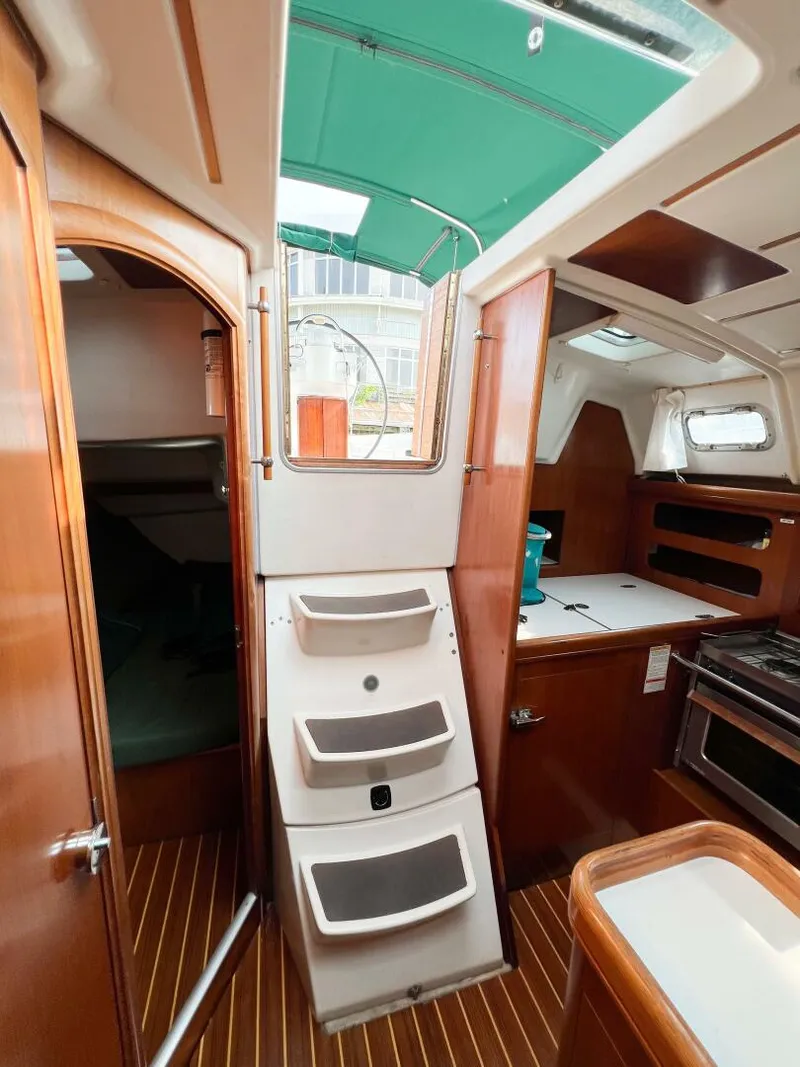 Slide: The Image of Beneteau 361 2002 - 11