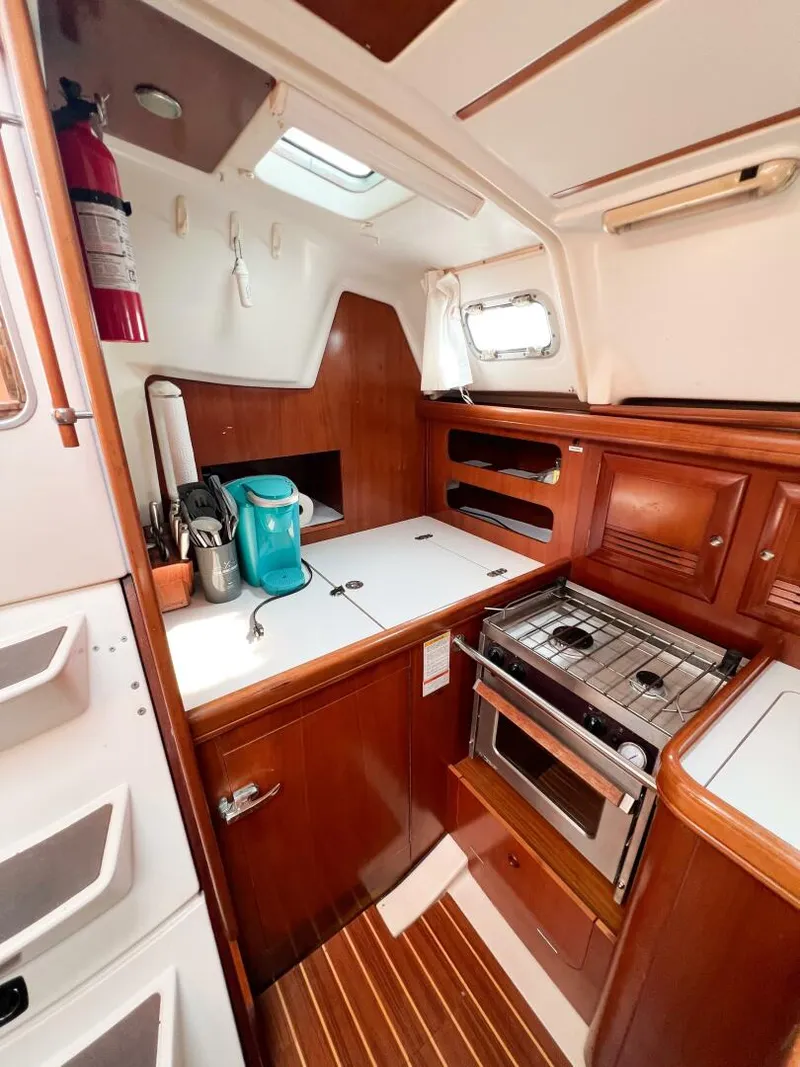 Slide: The Image of Beneteau 361 2002 - 12