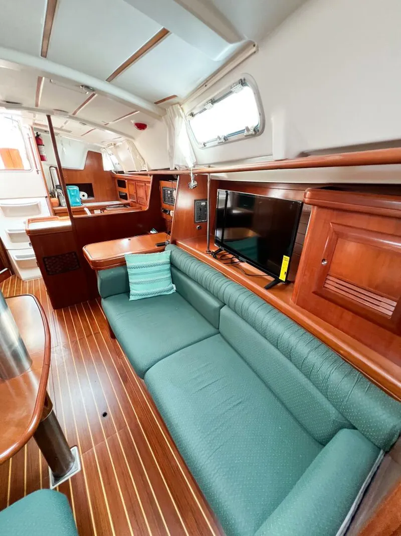 Slide: The Image of Beneteau 361 2002 - 18