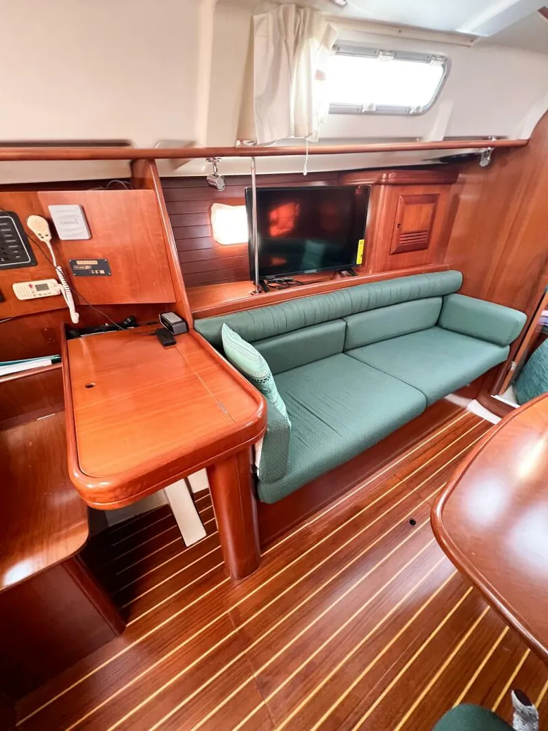 Slide: The Image of Beneteau 361 2002 - 20