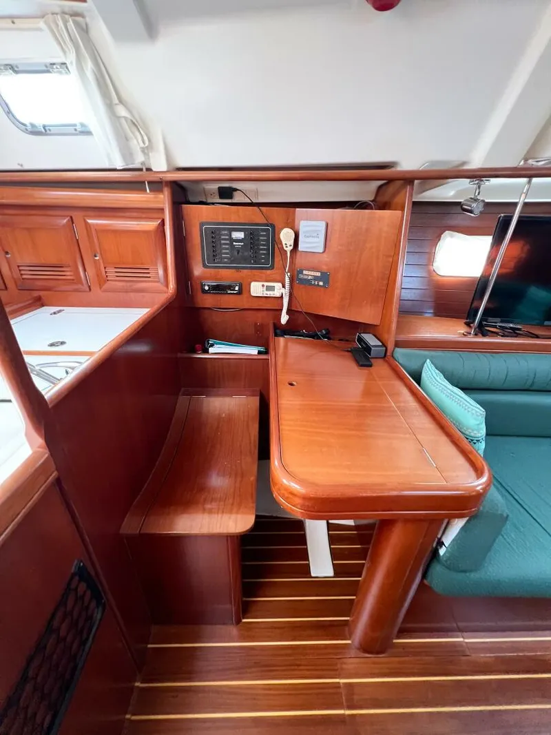 Slide: The Image of Beneteau 361 2002 - 21