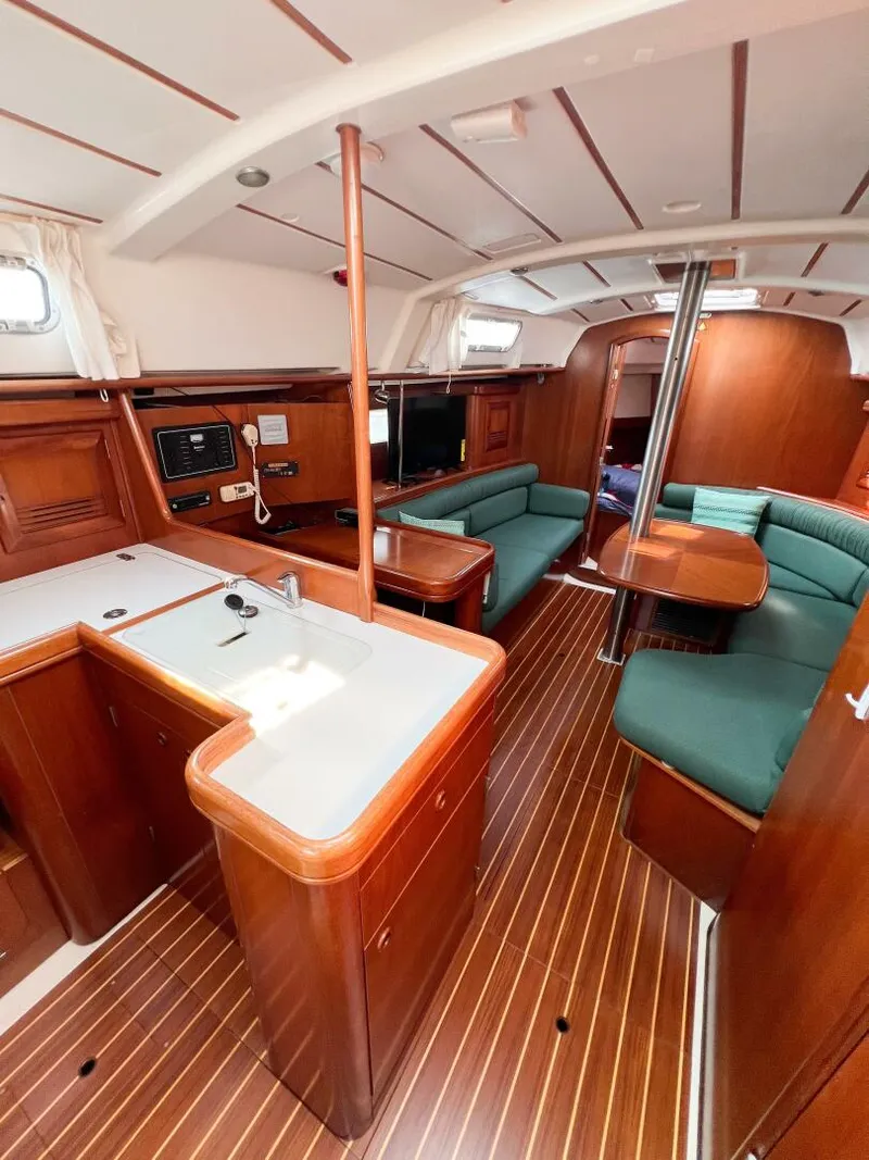 Slide: The Image of Beneteau 361 2002 - 29